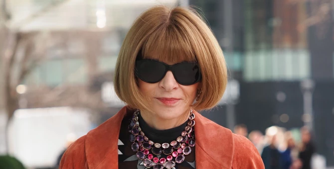 Анна Винтур покидает пост главного редактора Vogue после 37 лет
