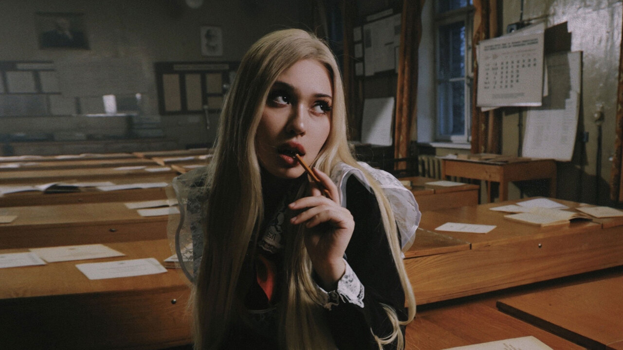 Dead Blonde выпустила вдохновляющий трек «Не забывай свои мечты»
