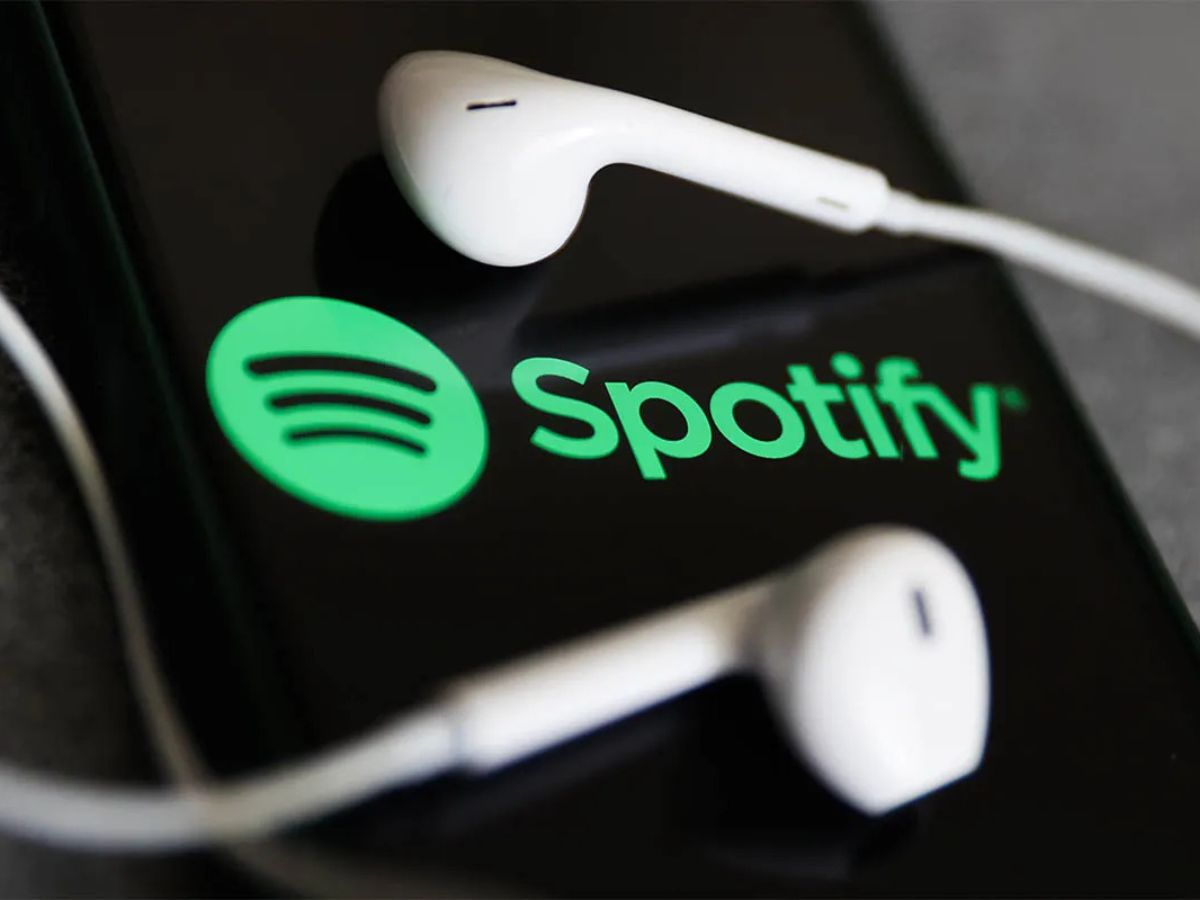 ИИ-подделки на Spotify: новые треки умерших музыкантов без разрешения правообладателей